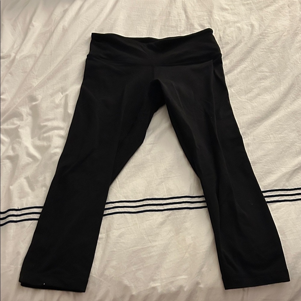 Black Lululemon Capri Leggings